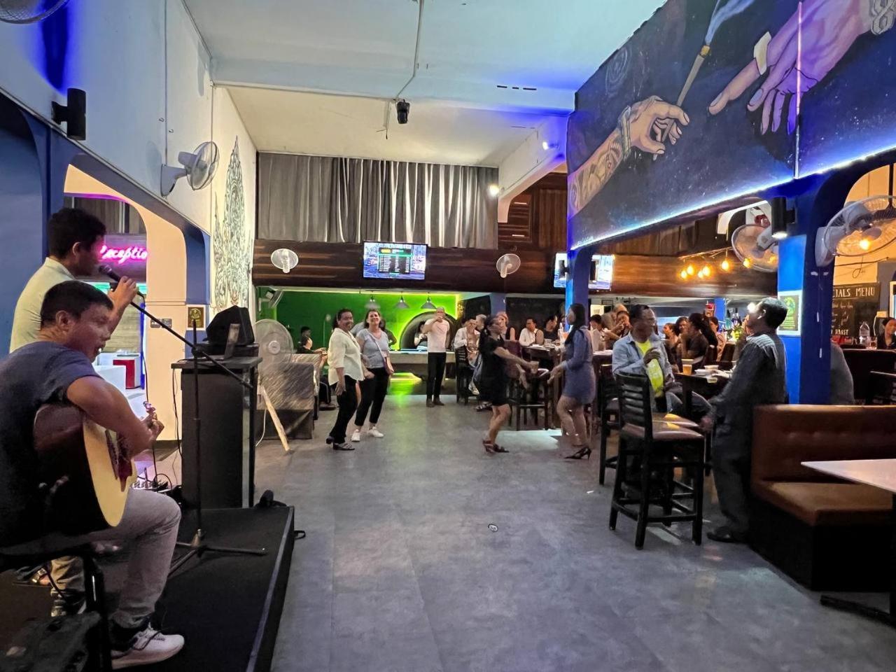 The Eighty8 Hostel Phnom Pen Exterior foto